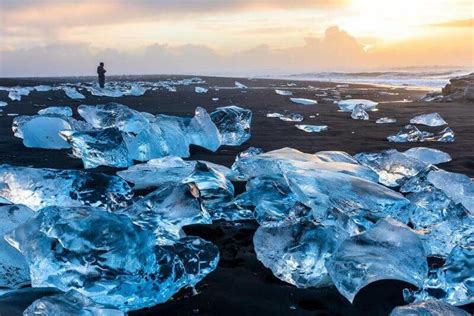 Diamond Beach; What’s best? Summer or Winter - IcelandDiscover.is