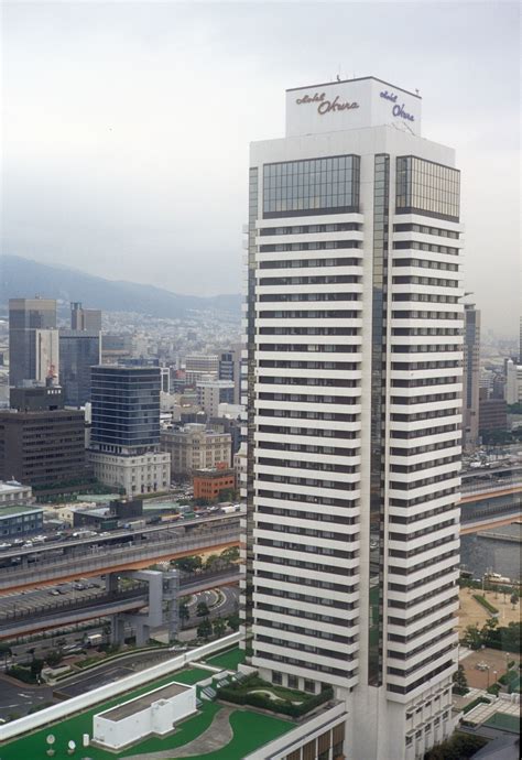 High-rise waterfront hotel, Kobe, Japan 1999 | QUT Digital Collections