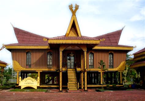 Rumah Adat 34 Provinsi di Indonesia - ALbantani