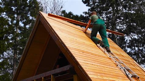 Building a Wooden CAMPING CABIN - Ep3: WOODEN ROOF - YouTube