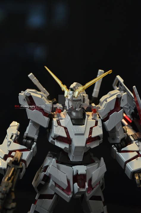 Unicorn Gundam by ekiRYL on DeviantArt