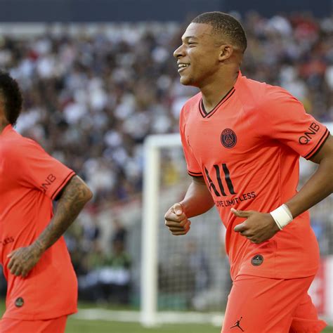 Neymar Praises 'Incredible Kid' Kylian Mbappe: 'We Get Along Really ...