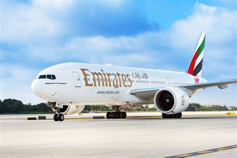 Emirates Boeing 777-200LR on the Fort Lauderdale route launch - Image ...