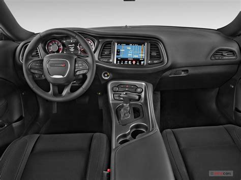 2018 Dodge Challenger: 137 Interior Photos | U.S. News