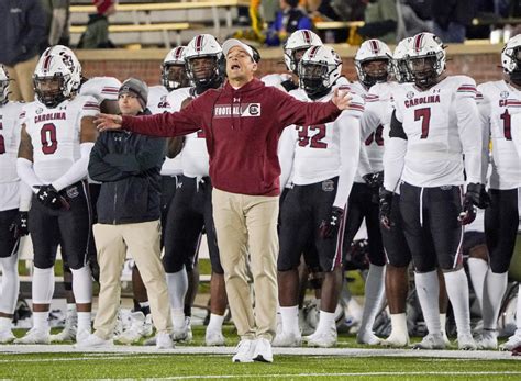 South Carolina's Shane Beamer Sees Offensive Line Progress - Sports ...