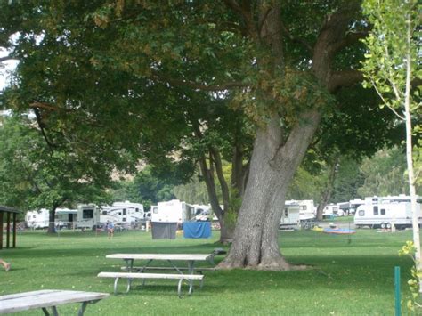 Lakeshore RV Park - Chelan, WA - RV Parks - RVPoints.com