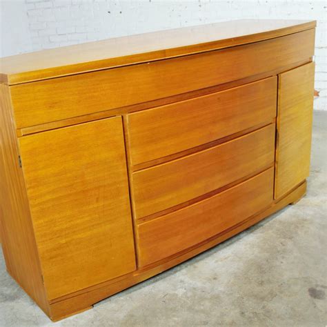 Vintage Mid-Century Modern Mahogany Bow Front Buffet Cabinet – warehouse 414