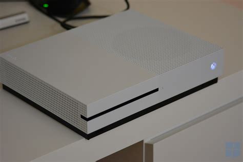 Hands-on with the Xbox One S - MSPoweruser