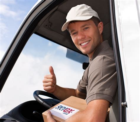 How to Become a Courier Driver