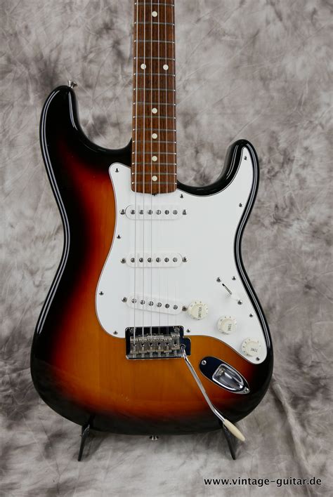 Fender Stratocaster 2000's Sunburst Guitar For Sale Vintage Guitar ...