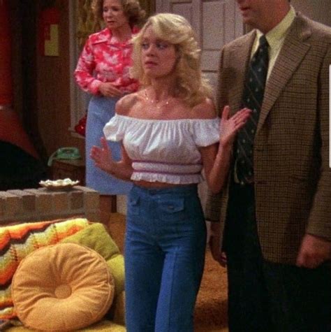 Laurie, That 70s Show (1998–2006) | Moda anos 70, Looks, Moda