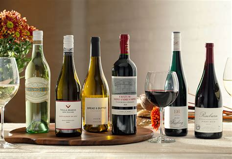 Perfect Wine Pairings for Every Part of Your Thanksgiving Meal | Heinen's Grocery Store