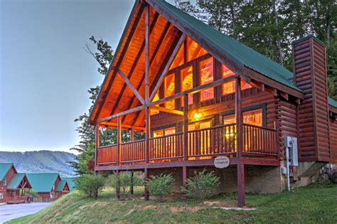 Cozy Pigeon Forge Cabin w/Hot Tub - Near Dollywood UPDATED 2019 - TripAdvisor - Pigeon Forge ...