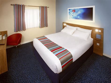 Travelodge Thame Hotel Rooms: Pictures & Reviews - Tripadvisor