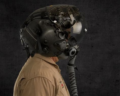 Up close and personal with the F-35's 400K USD flight helmet with a X ...