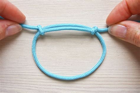 Simple Sliding Knot - | Slip knot bracelets, Sliding knot bracelet ...