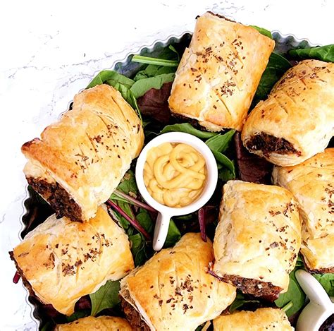 Vegetarian Sausage Rolls with Puff Pastry (Without Cheese!) – Feast ...