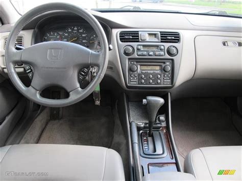 1999 Honda Accord EX V6 Sedan interior Photo #53630888 | GTCarLot.com