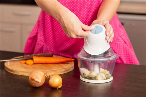 What's The Best Way To Chop Onions In A Food Processor? - Kitchen Seer