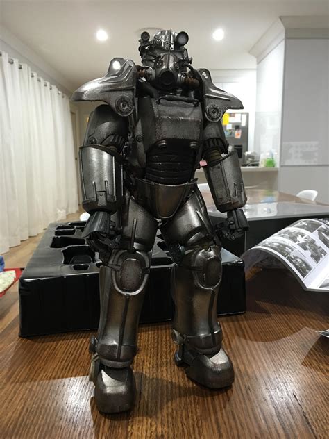 The Fallout 4 T45 Power Armor Figurine Is Pure Epicness - Ftw Gallery | eBaum's World