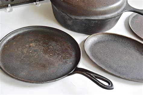 Seven Pieces of Vintage Cast Iron Cookware | EBTH