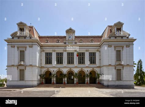 Exterior view of Hotel de Ville de Dakar, Dakar City Hall in Dakar ...