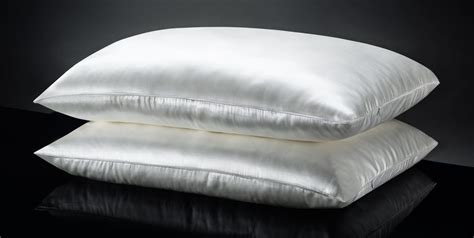 8 Best Silk Pillowcases of 2018 For Better Hair And Skin