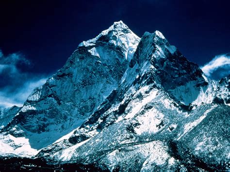 Mount Everest Desktop Wallpaper - WallpaperSafari