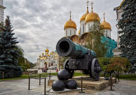 kremlin tsar cannon – Moscow Russian