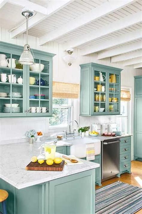 54 Charming Beach Cottage Interiors Kitchen Cabinet Ideas | Kitchen remodel small, Beach cottage ...