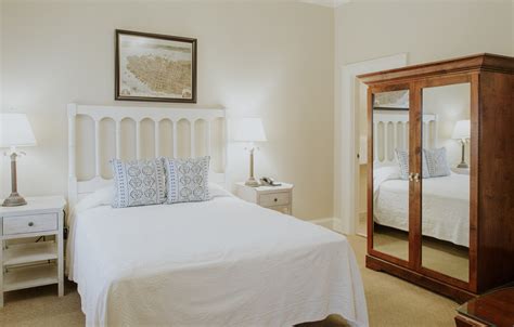 Two Bedroom Suites - Kings Courtyard Inn