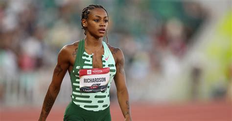 Sha'Carri Richardson Removes Wig Before the 100m Sprint | POPSUGAR Beauty