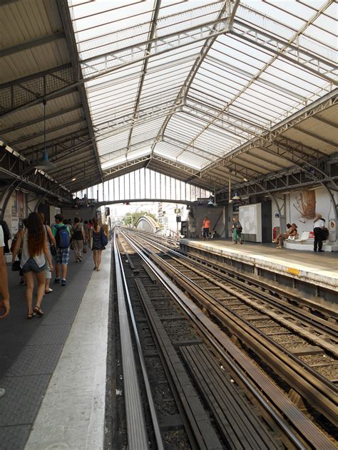 Station Bir Hakeim line 6 of the metro of Paris | Voyages, Paris, Railroad tracks