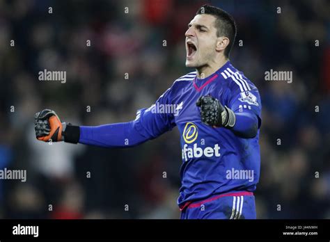 VITO MANNONE SUNDERLAND FC SUNDERLAND FC STADIUM OF LIGHT SUNDERLAND ...