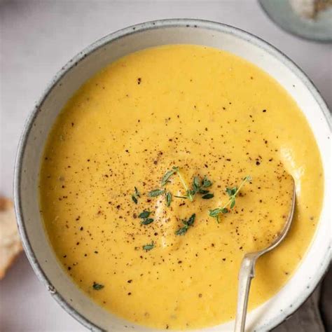 Easy Mary Berry Curried Parsnip Soup - British Recipes Book