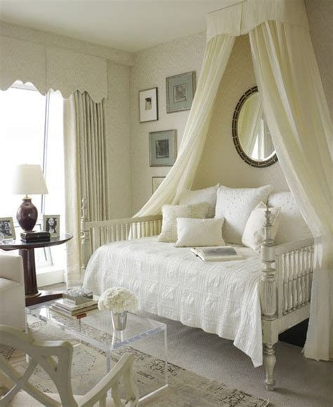 Canopy beds