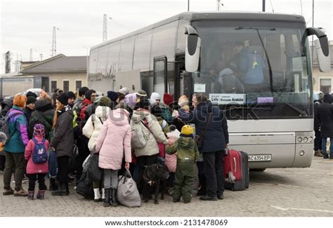 125 Migrants Bus Europe Images, Stock Photos & Vectors | Shutterstock