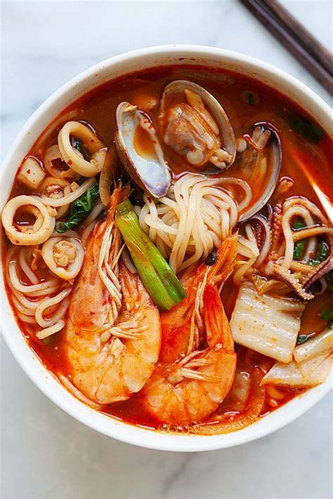 Korean Seafood Noodle Soup (Jjamppong) - Rasa Malaysia | Seafood soup ...