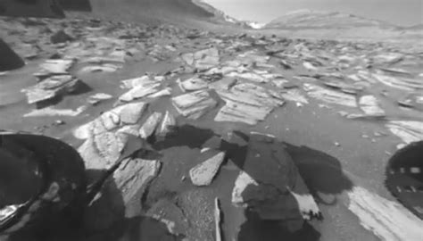 Nasa's Curiosity rover shows what Martian day looks like