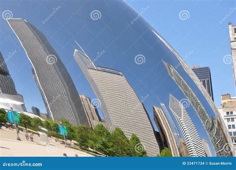 Chicago Bean and Reflections Editorial Stock Image - Image of detail ...