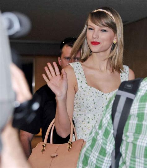 Taylor Swift at Narita International Airport in Japan – May 2015 – celebsla.com