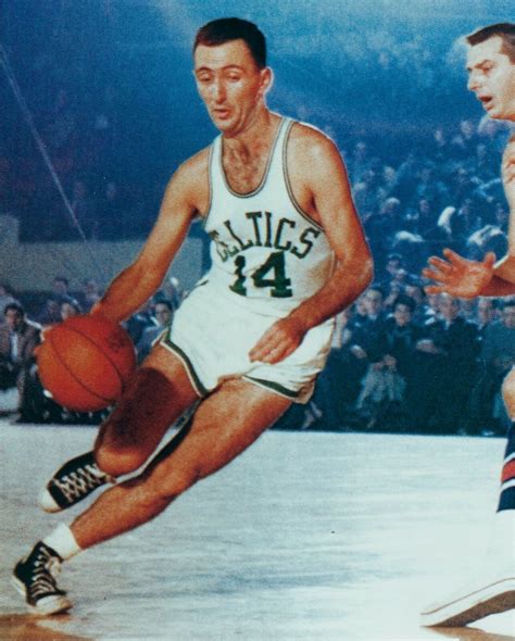 BOB COUSY 8X10 PHOTO BOSTON CELTICS BASKETBALL NBA DRIBBLING PICTURE