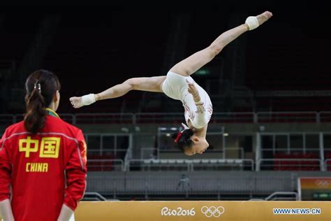 Chinese gymnasts take training session at Rio Olympic Arena (1/6)