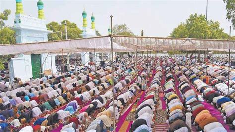 People Prefering Local Mosques to Eidgahs For Eid Prayers | INDToday