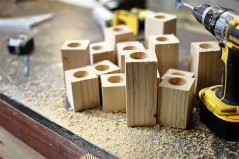 How to make a DIY Wooden Candle Holders - TheDIYPlan