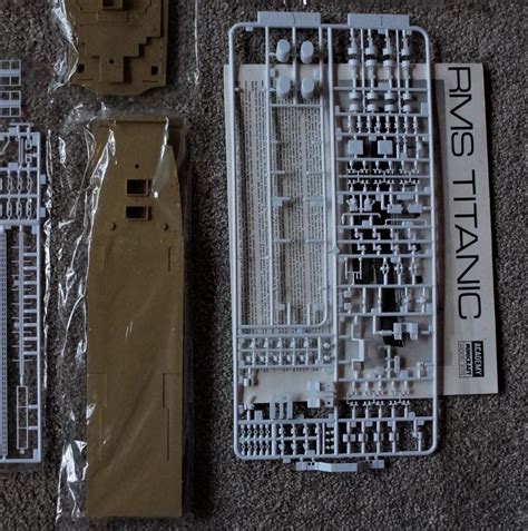 RMS TITANIC MINICRAFT MODEL SHIP KIT 1/350 SCALE 30" w/STAND KIT #1405 ...