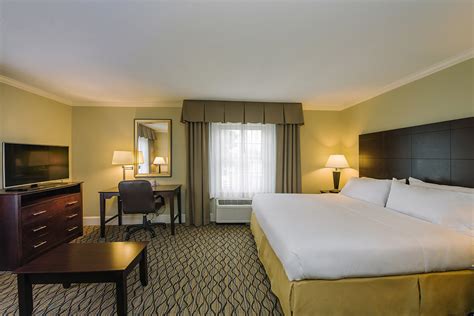 Holiday Inn Express & Suites Merrimack, NH | Roedel Companies