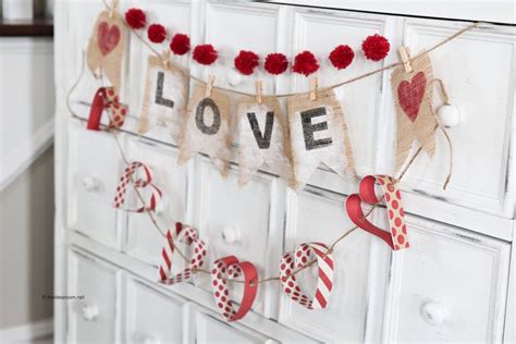 How to Make a Paper Heart Garland - The Idea Room