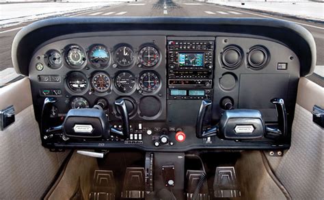 Cessna 172 cockpit | Cessna 172 skyhawk, Cessna, Cessna 172