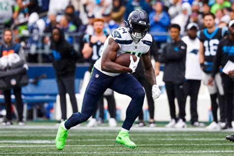 Does DK Metcalf Know Sign Language? Surprising Reason Seahawks Star ...